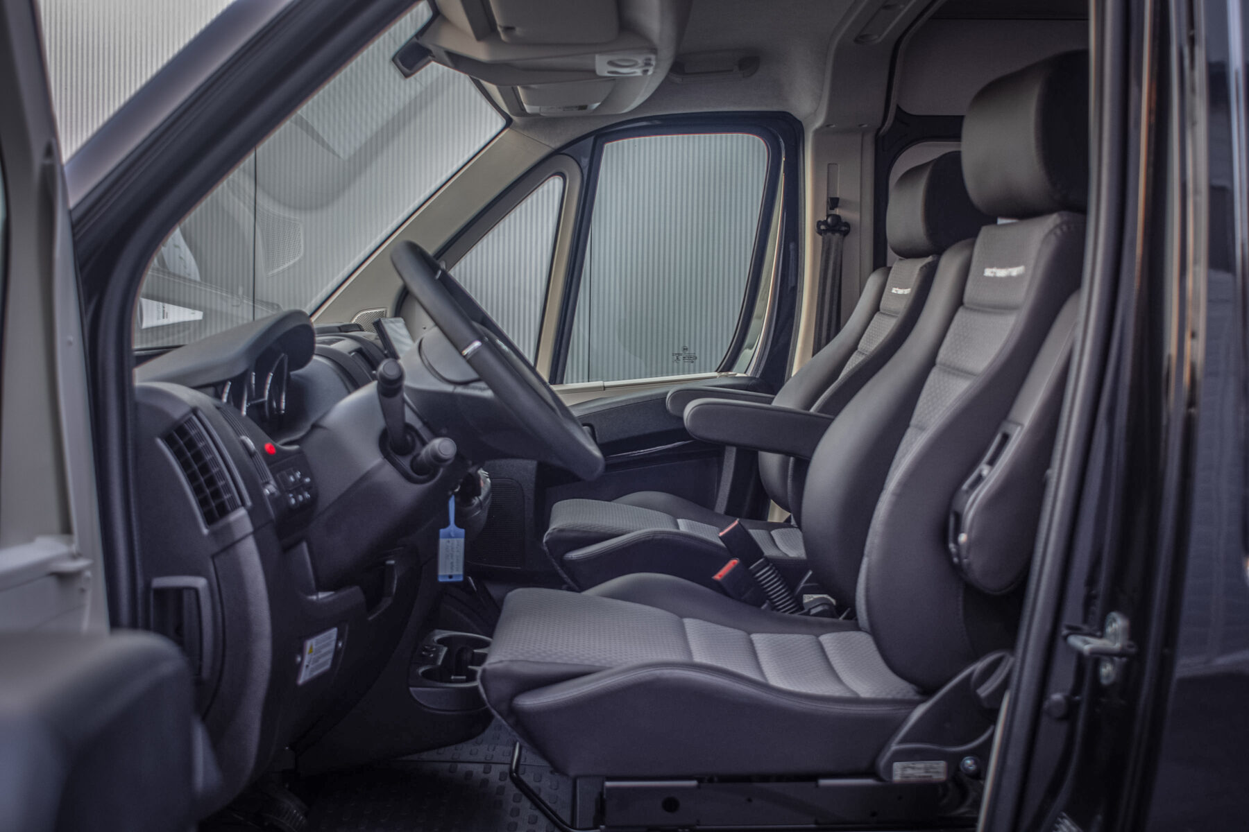 Bravia Mobil Swan 599 Trend 4x4 Umbau